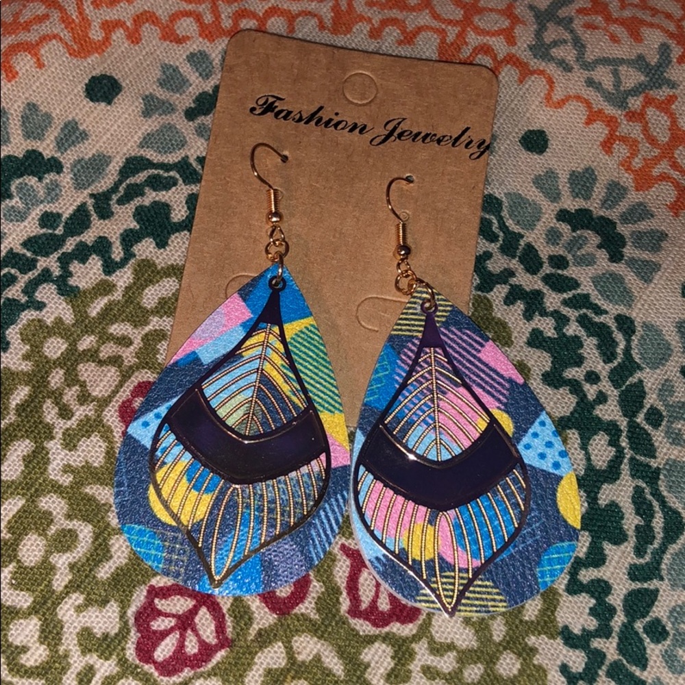Dangle earrings